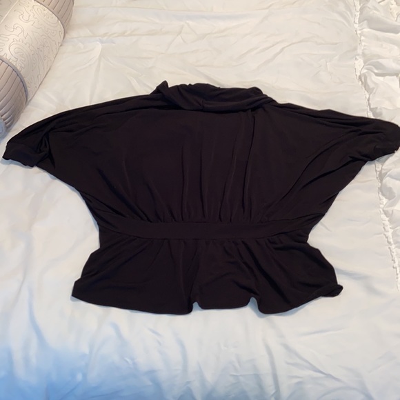 Cape/shrug - Picture 2 of 3